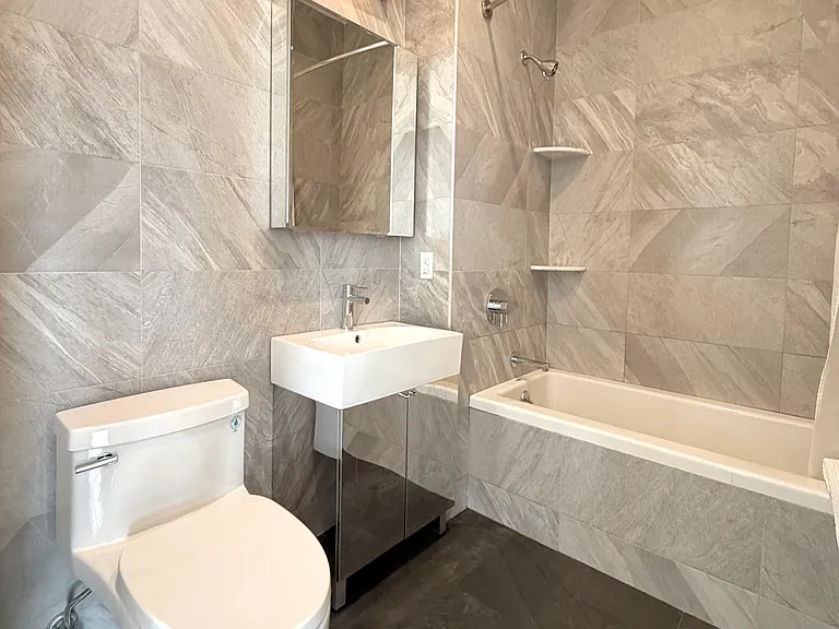 56 N 9th St #5F — Photo 7