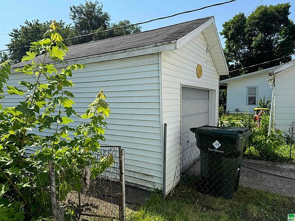 3rd image of 4330 Polk St