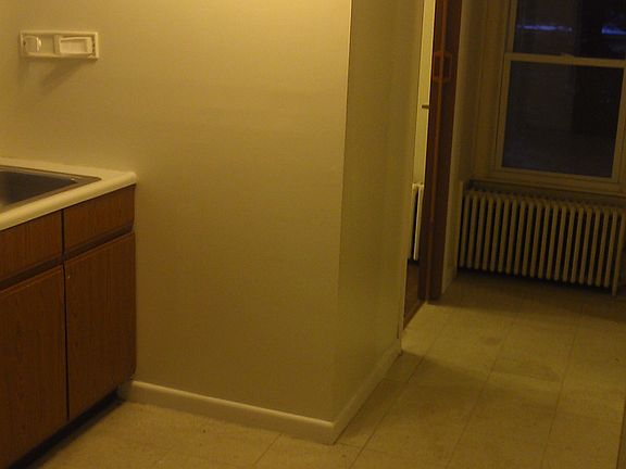 Kitchen to hall