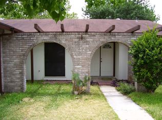938 Rolling Rock Dr, San Antonio, TX 78245