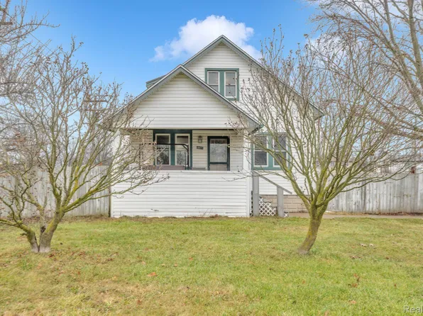 18471 Masonic Blvd, Fraser, MI 48026