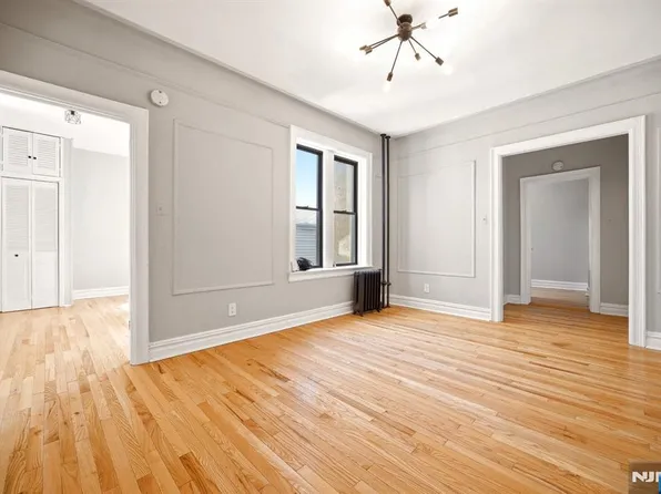 100 Prospect St APT 204, Jersey City, NJ 07307