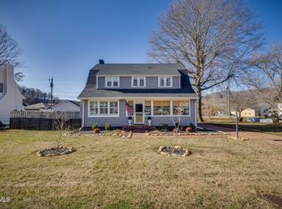 319 Ohio Ave, Erwin, TN 37650