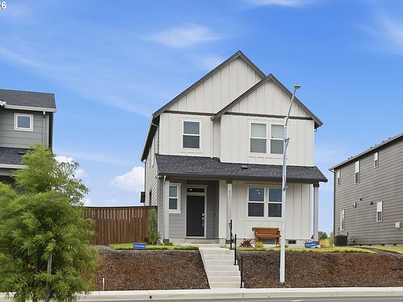 2nd image of 875 Legacy St