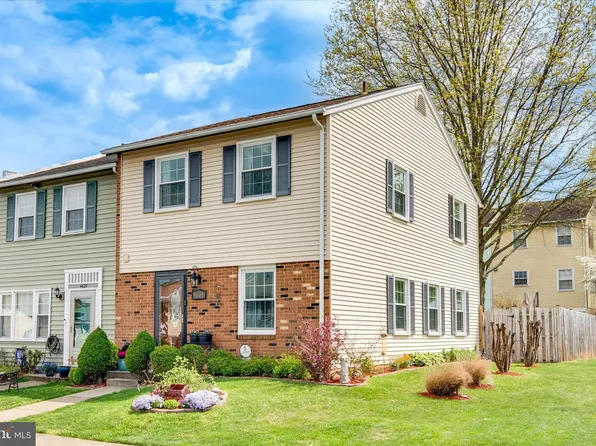 4631 Whitaker Pl, Woodbridge, VA 22193