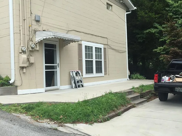 404 Georgia St #GROUND — Photo 1