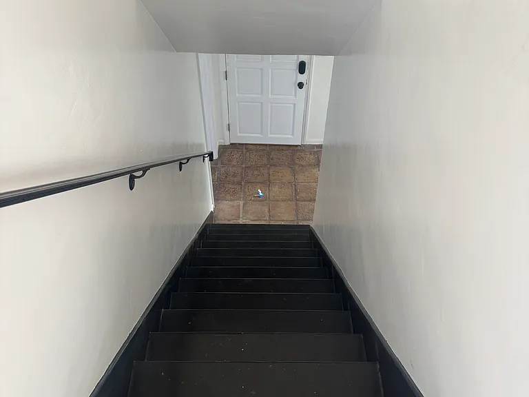 1512 E Maple St — Photo 10