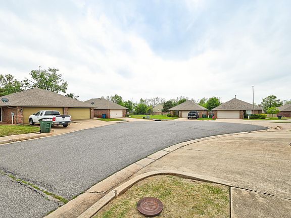 Culdesac lot is low traffic area!