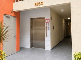 8160 Geneva Ct, Doral, FL