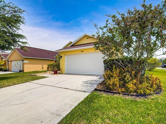 3rd image of 4848 Hidden Hills Ln
