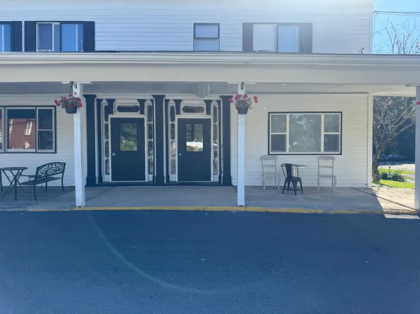 1147 Main St #3, Leeds, NY 12451