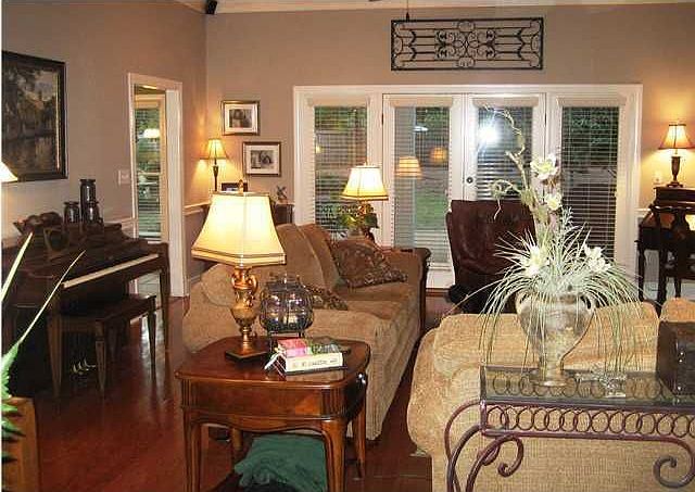 2nd image of 101 Spring Oak Dr