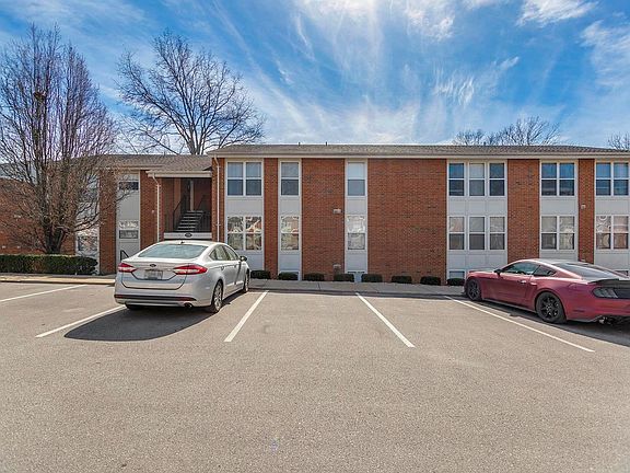 2nd image of 1946 Greenpoint Dr APT 102