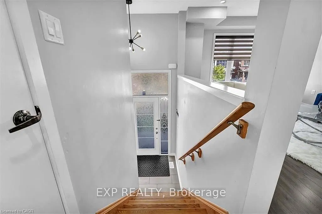 3 bed, $2,750 — Photo 2