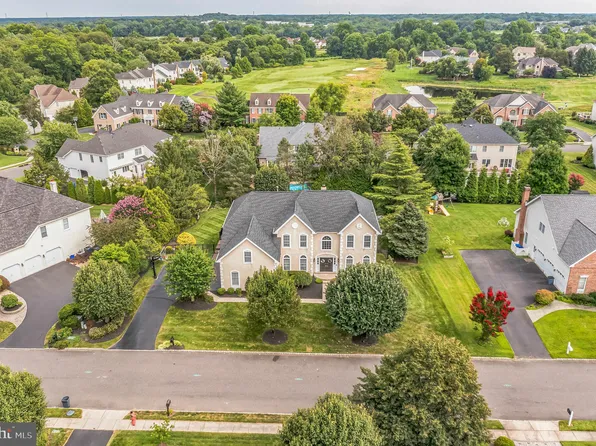 143 Oakmont Dr, Moorestown, NJ 08057