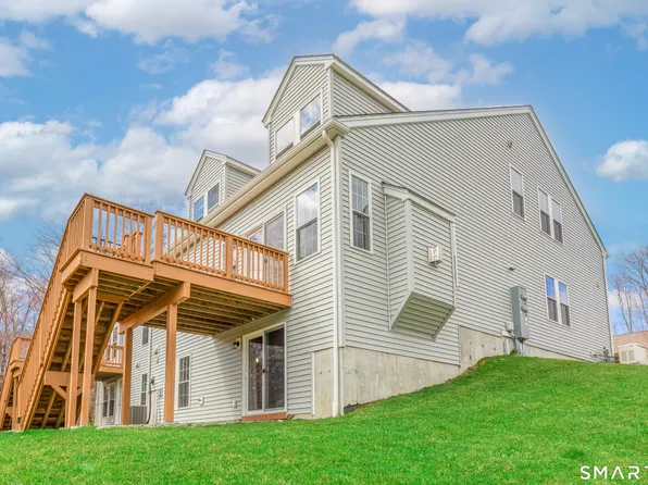 1077 Augusta Drive #1077, Oxford, CT 06478