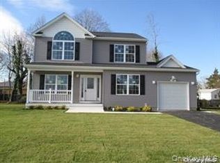 648 Bayview Ave, Bellport, NY 11713