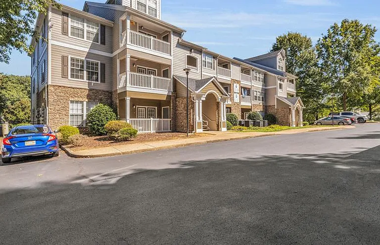 Marina Pointe — Photo 32