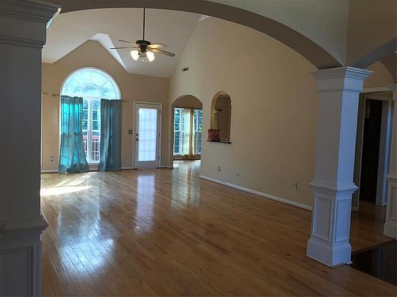 2nd image of 304 Hamilton Dr