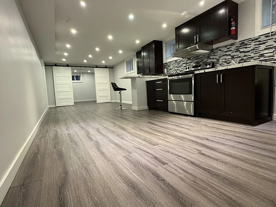 2238 Delkus Cres #BASEMENT