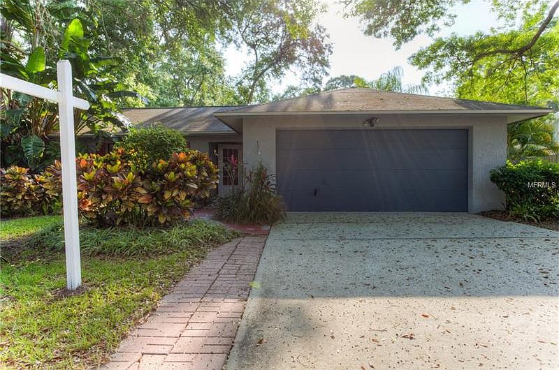 1st image of 174 Arbor Dr W