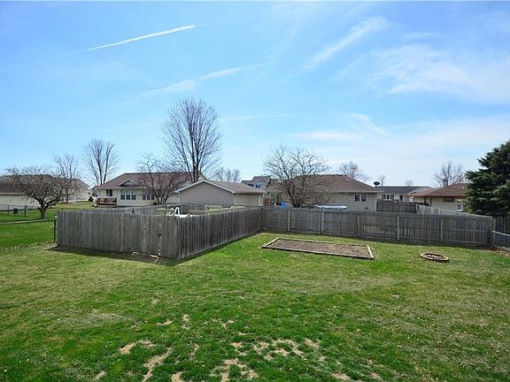 4th image of 600 W Meadow Dr