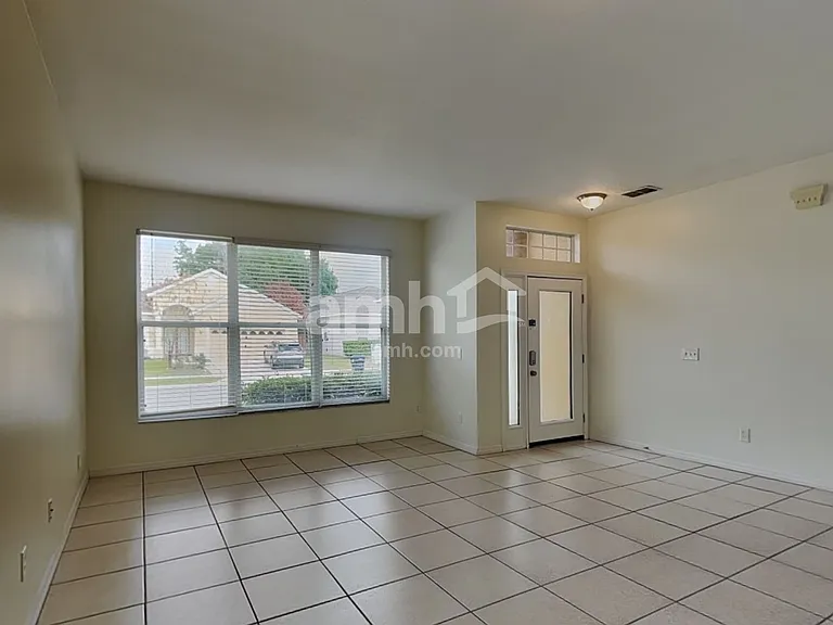 1130 Cherry Valley Way — Photo 6
