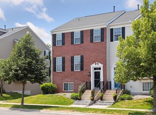 1724 Riverside Dr, Shakopee, MN 55379