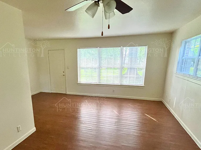 706 Olmstead St — Photo 2