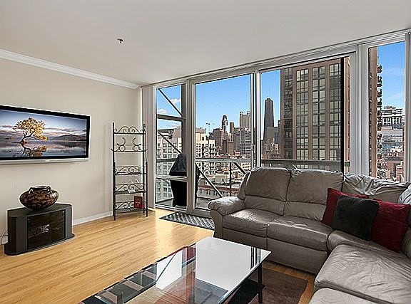 3rd image of 653 N Kingsbury St APT 1407