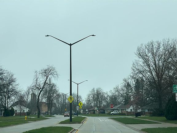 5th image of 410 Indianwood Blvd