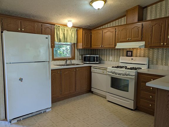 3rd image of 9750 County Road 489