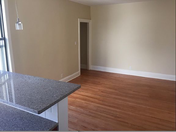 5th image of 3121 34th St #3A