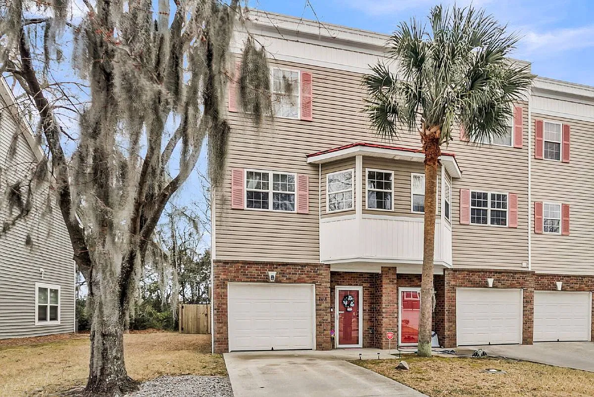 4668 Palm View Circle in North Charleston, SC 29418 — Photo 1