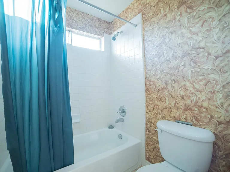15105 Regal Oak Ln — Photo 31