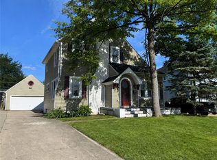 215 Aberdeen Dr, Middletown, OH 45042