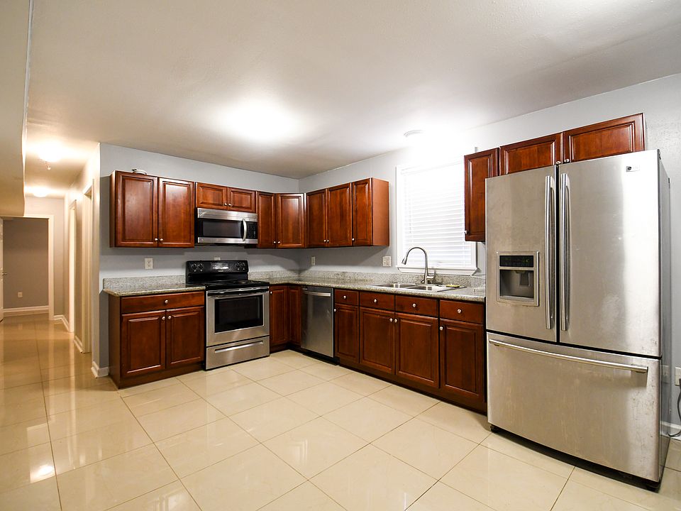 2nd image of 1740 Louisa St #1