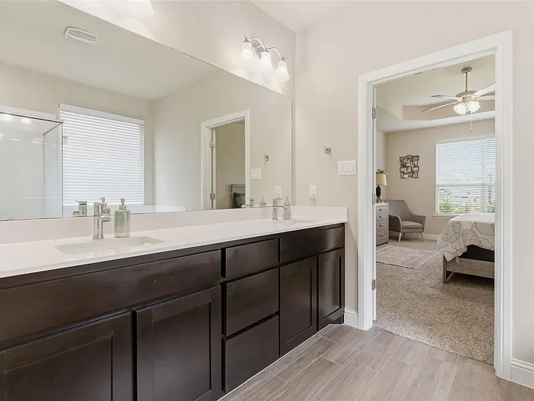1012 Kensington Way — Photo 7
