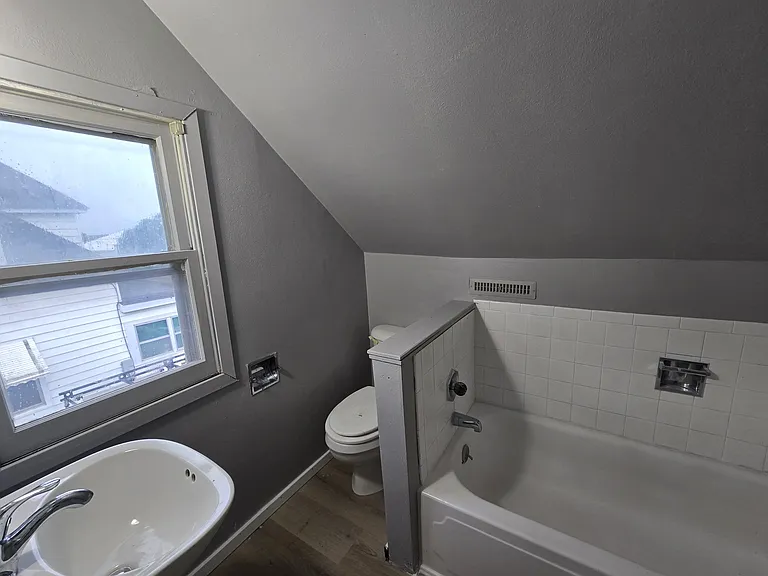 301 Rath St — Photo 14