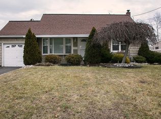 14 Longfellow Dr, Colonia, NJ 07067