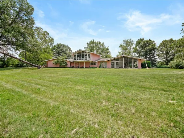 1588 Highway 5, Carlisle, IA 50047