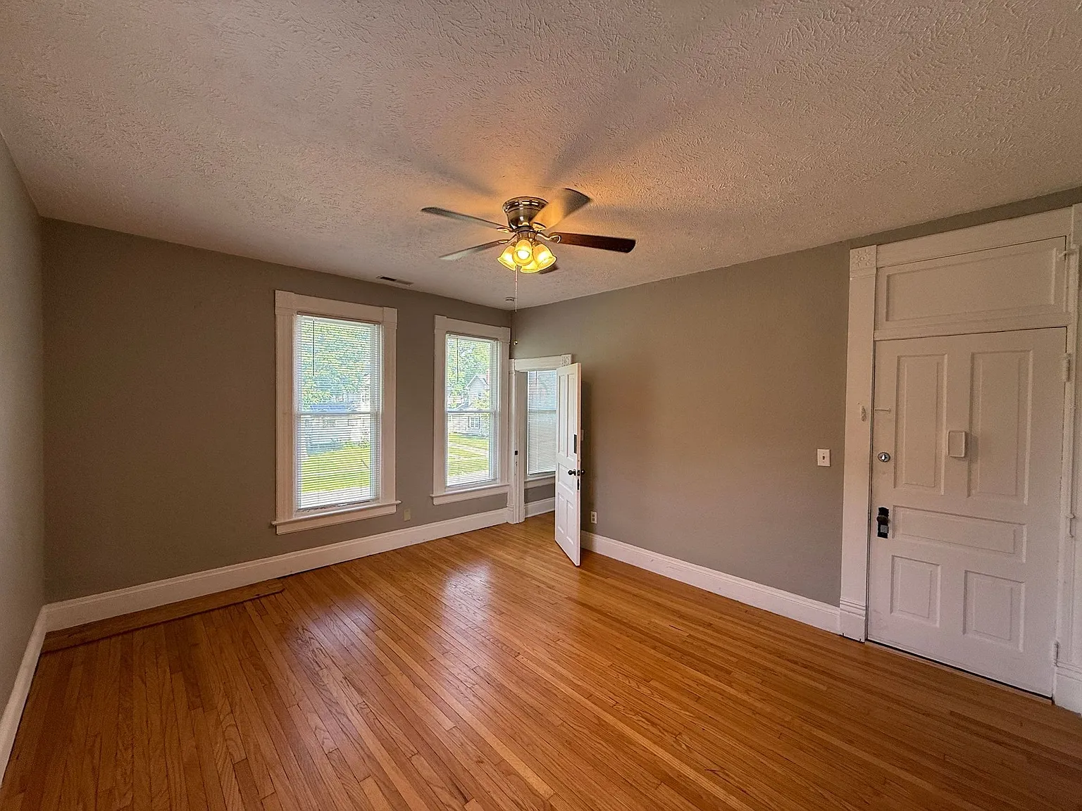 Historic Mansion Converted to Apartments — Photo 4