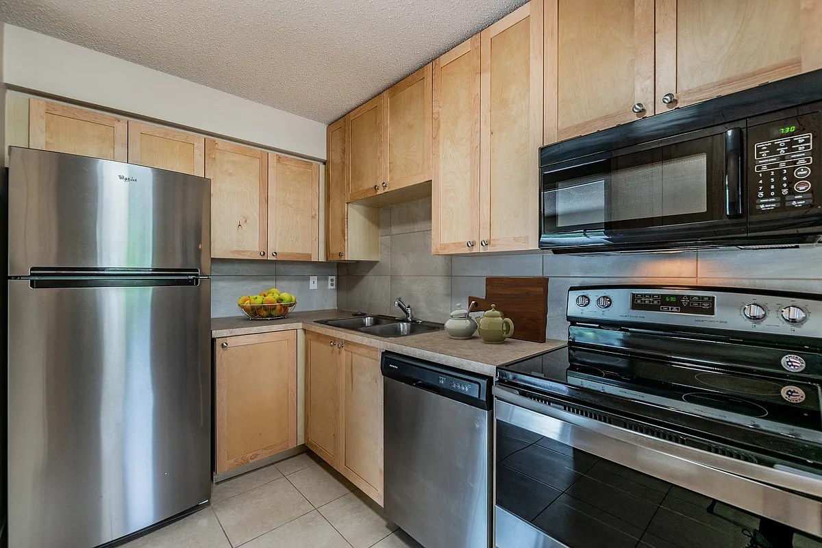 Stainless Steel Appliances - Gables at Honore