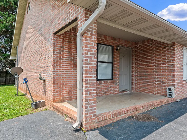 2249 S Hardin Ln #1 — Photo 2
