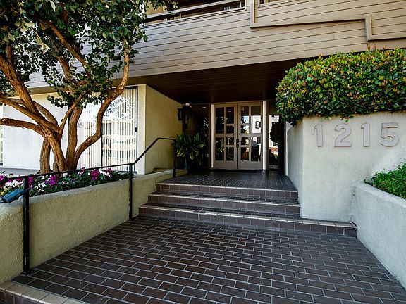4th image of 1215 N Olive Dr APT 406