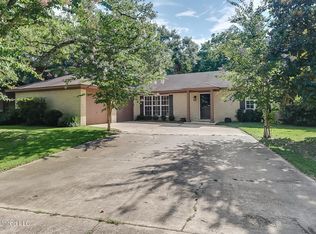 13136 Hanover Dr, Ocean Springs, MS 39564