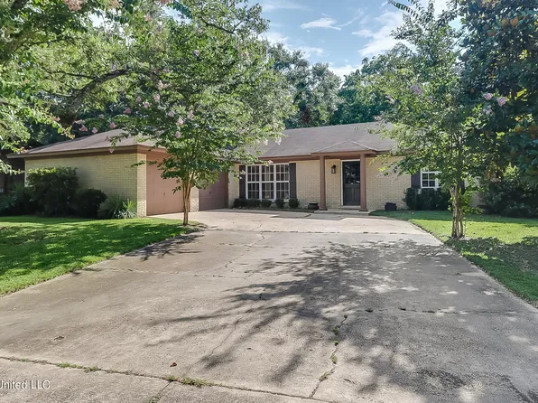 13136 Hanover Dr, Ocean Springs, MS 39564