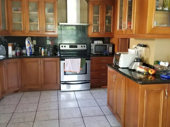 1301 NE 151st St, North Miami Beach, FL 33162