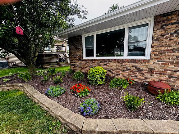 3rd image of 954 Chippewa Dr