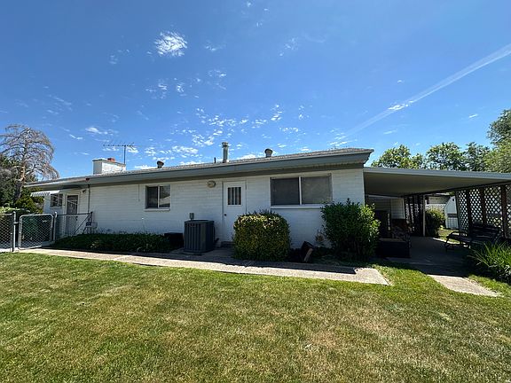 3rd image of 367 N Hawthorne Dr